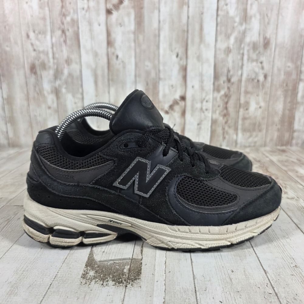 New Balance Black Sneakers